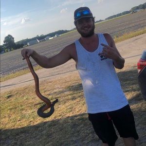 Meet your Posher, Dustin